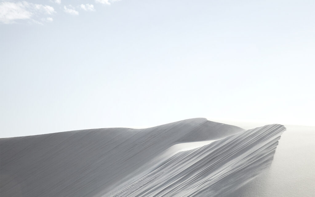 Textura de duna de areia em preto e branco nos Lençóis Maranhenses.